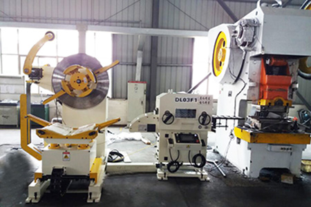 復(fù)工復(fù)產(chǎn)，山東客戶(hù)訂購(gòu)多臺(tái)三合一送料機(jī)