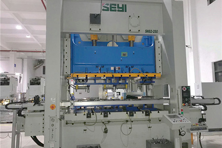 沖床機(jī)械手一臺(tái)多少錢？